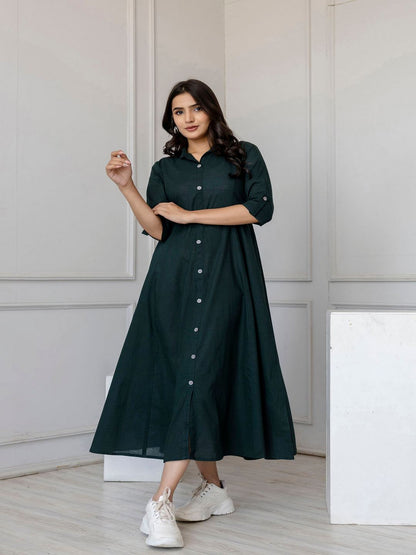 Green Solid Flared Dress With Three Quarter Sleeves