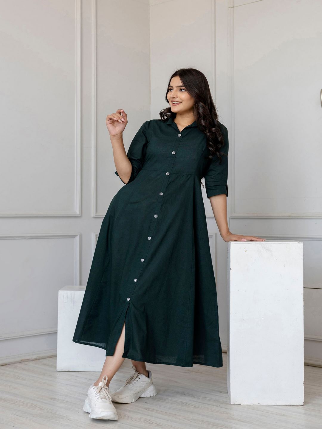 Green Solid Flared Dress With Three Quarter Sleeves