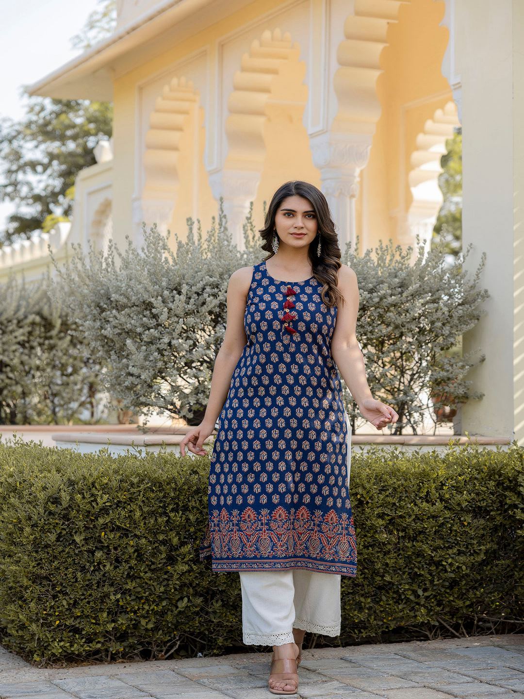 Navy Blue Printed Straight Sleeveless Kurta