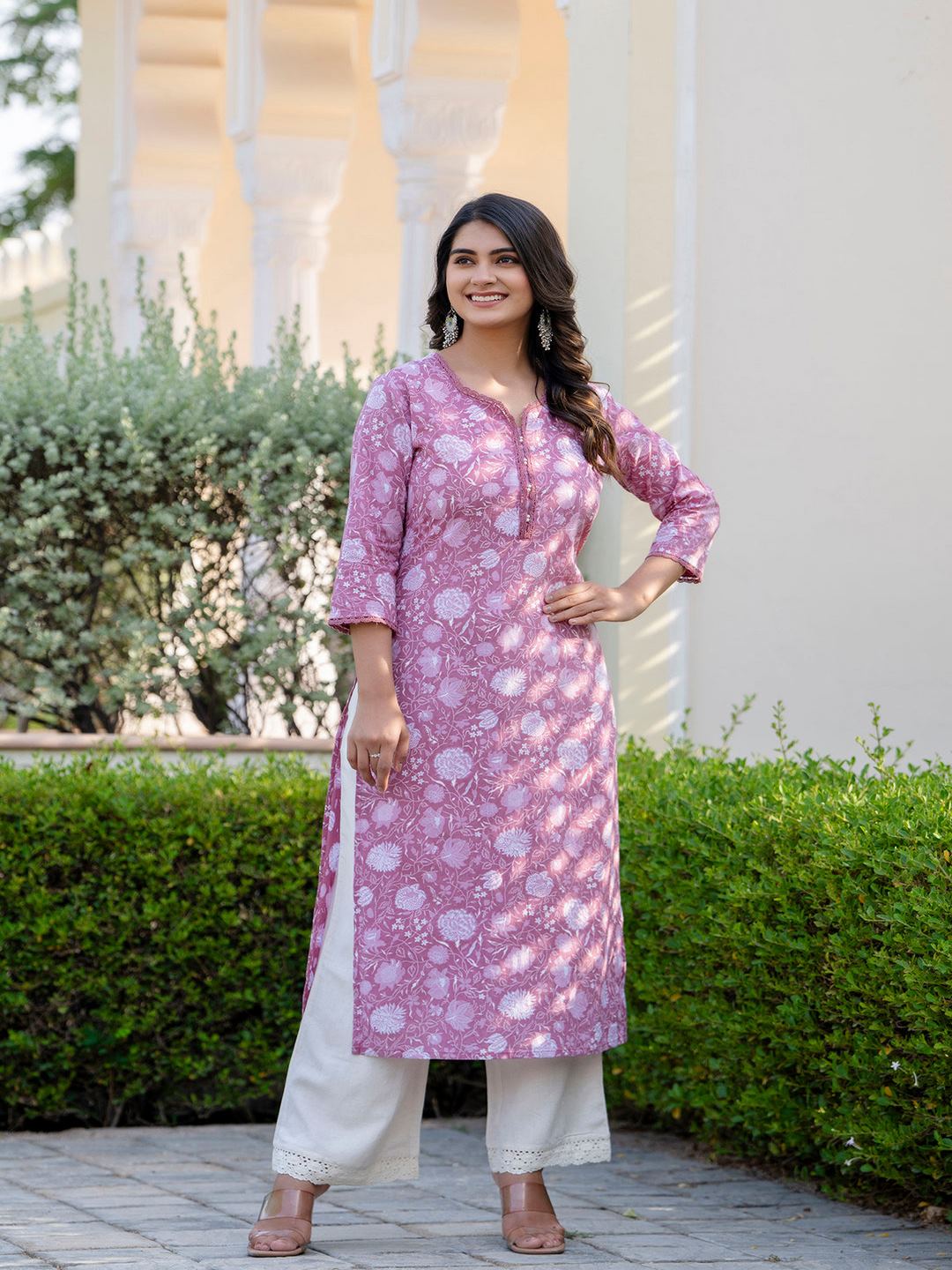 Mauve Ethnic Printed Straight Kurta With Three Quarter Sleeves