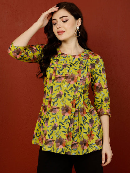 Short Length Crop 3/4 Sleeves Round Top