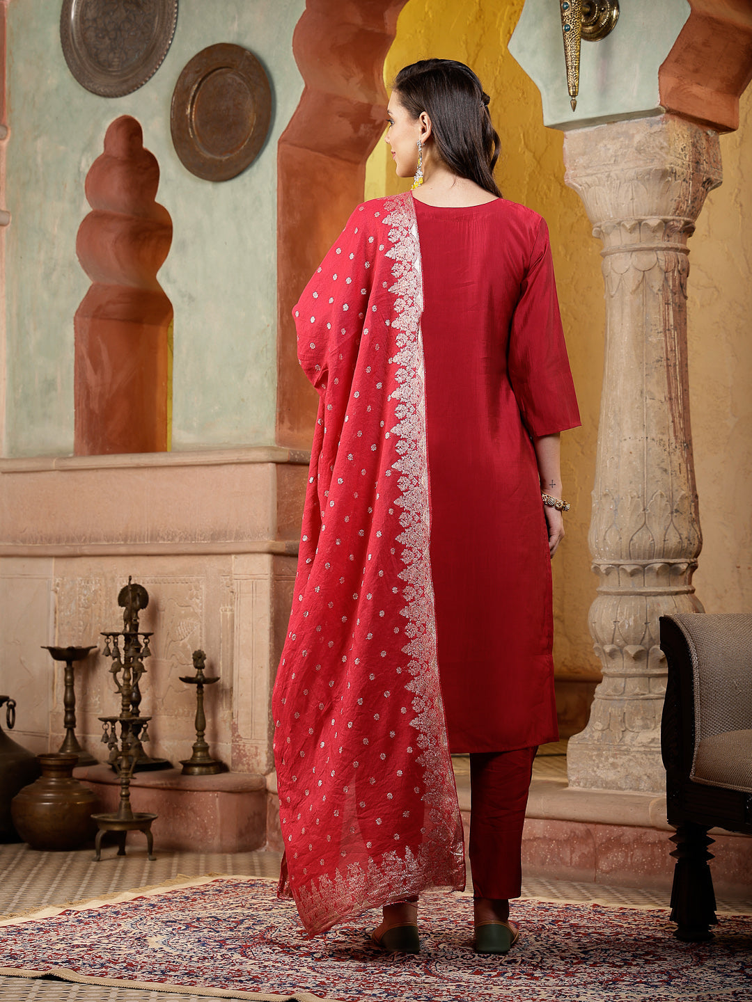 Pink Solid & Embroidered Silk Blend Straight Kurta Pant Dupatta Set