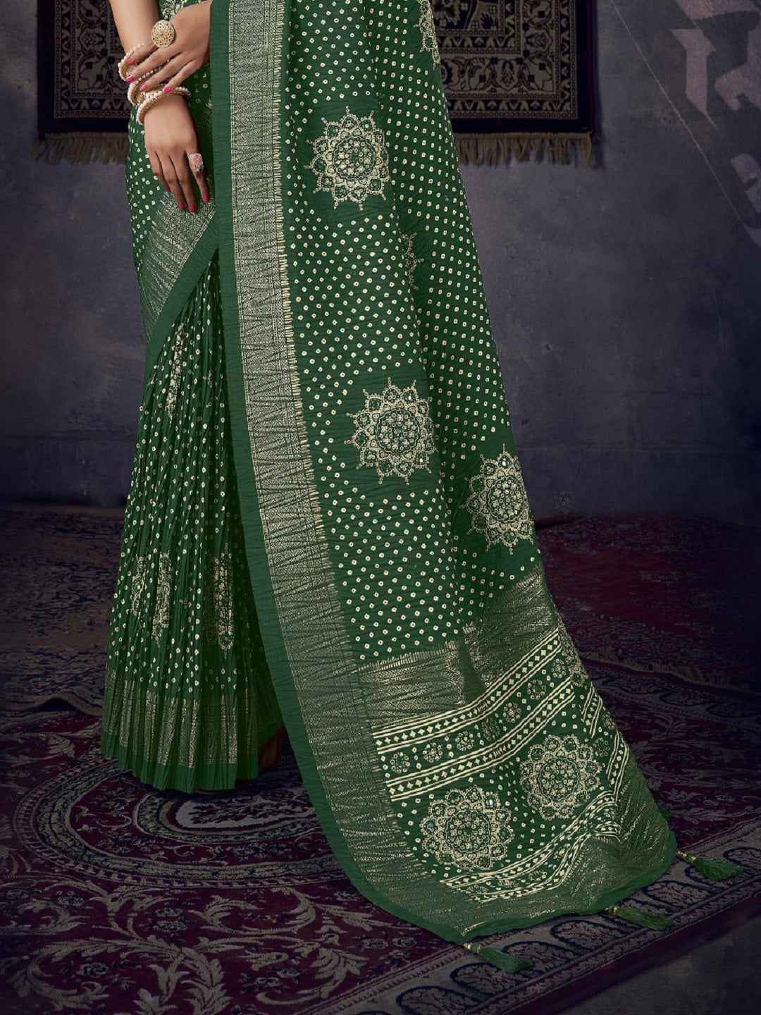 Green Bhandej Aari Work Crushed Silk Saree