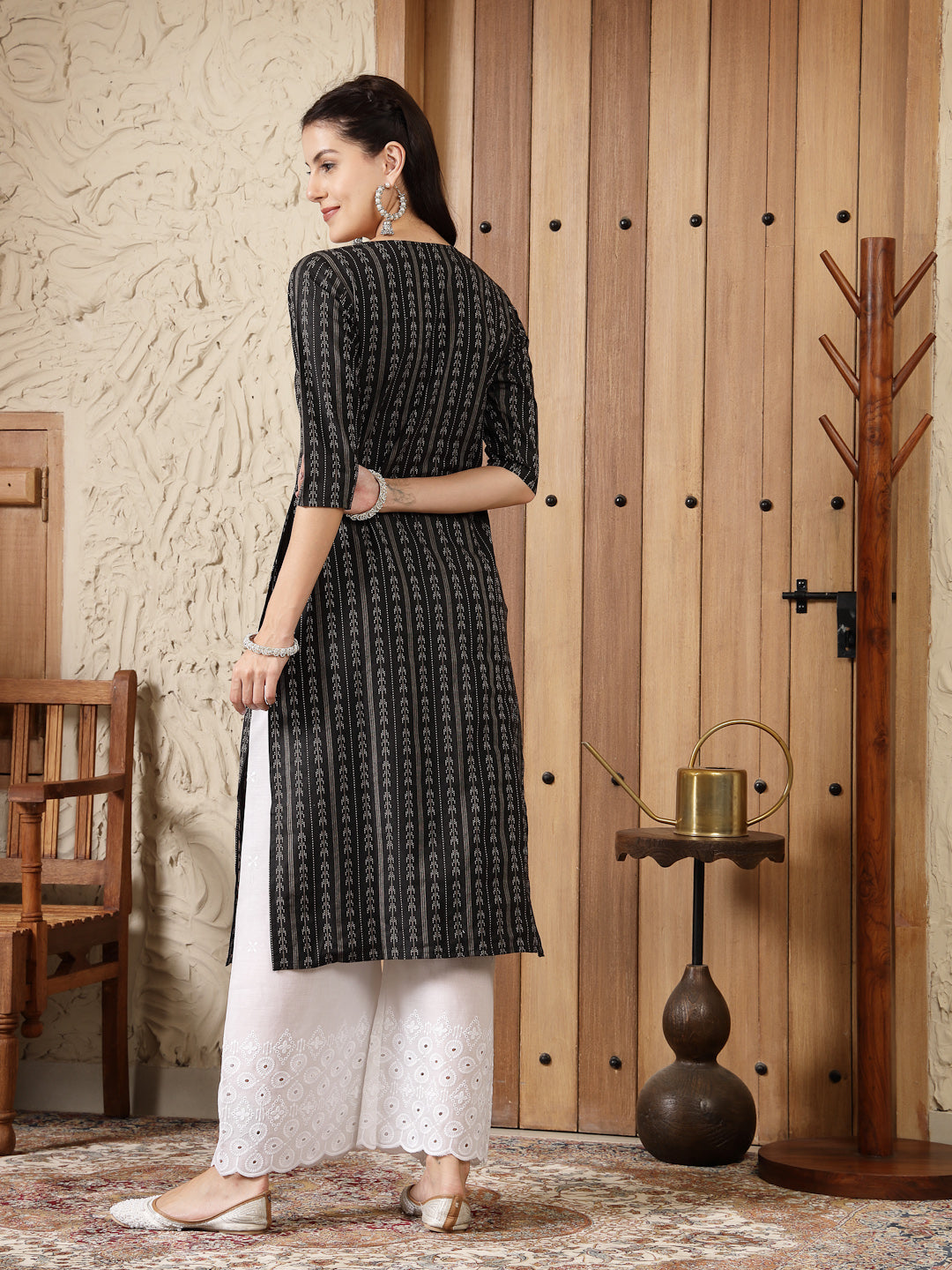 Woven Design Cotton Blend Straight Kurta