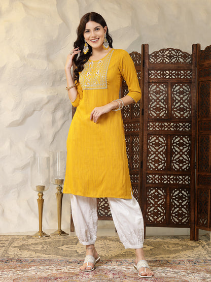 Solid & Embroidered Cotton Blend Straight Kurta