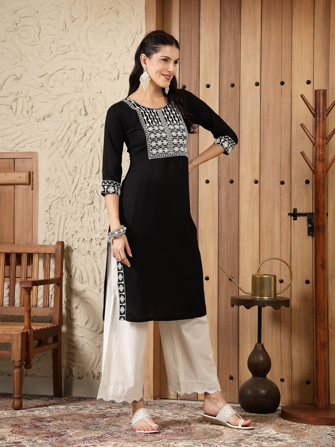 Black Solid & Embroidered Rayon Straight Kurta