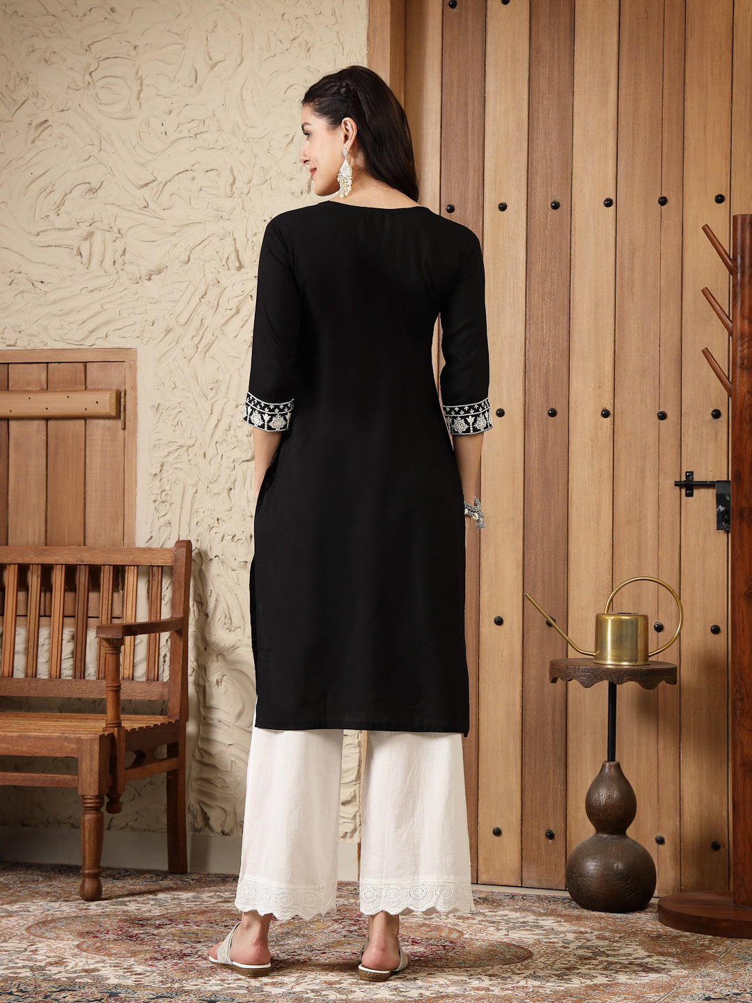 Black Solid & Embroidered Rayon Straight Kurta