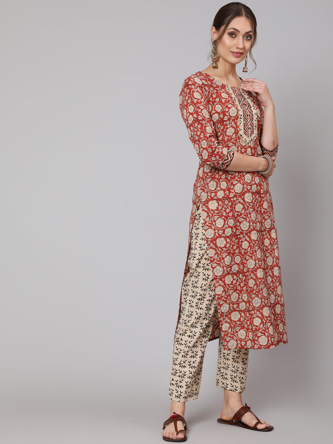 Cotton Maroon Calf Length Straight 3/4 Sleeve Round Neck Printed Kurta, Pants & Cotton Dupatta