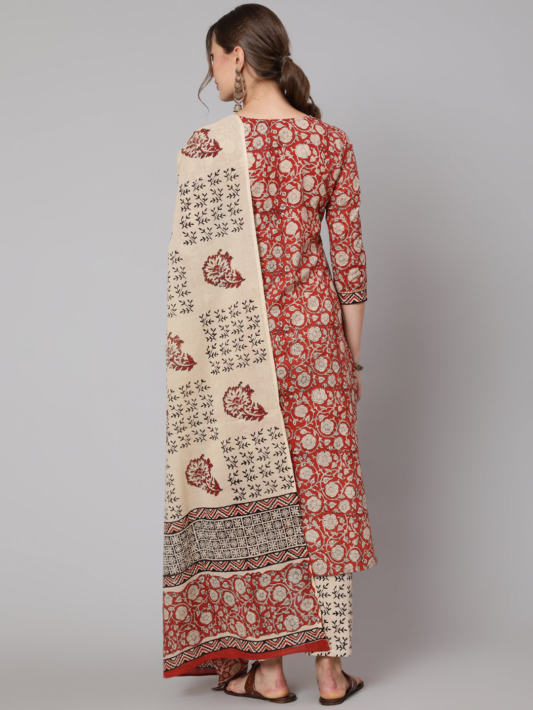 Cotton Maroon Calf Length Straight 3/4 Sleeve Round Neck Printed Kurta, Pants & Cotton Dupatta