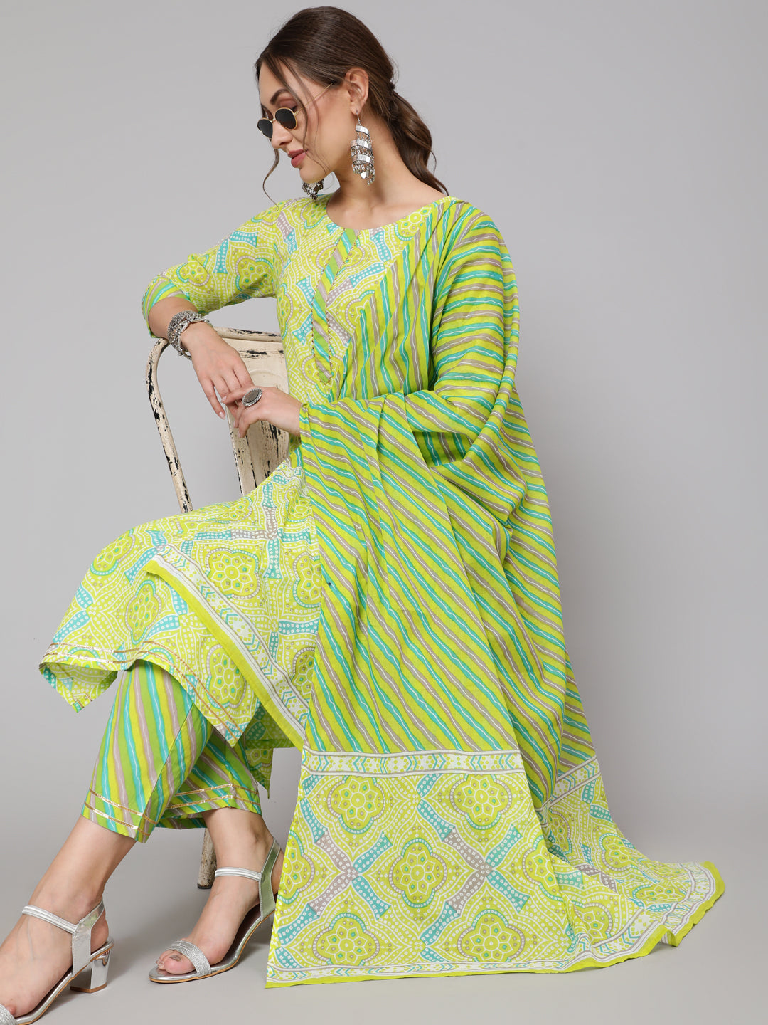 Cotton Green Calf Length Straight 3/4 Sleeve Round Neck Printed Kurta, Pants & Cotton Dupatta