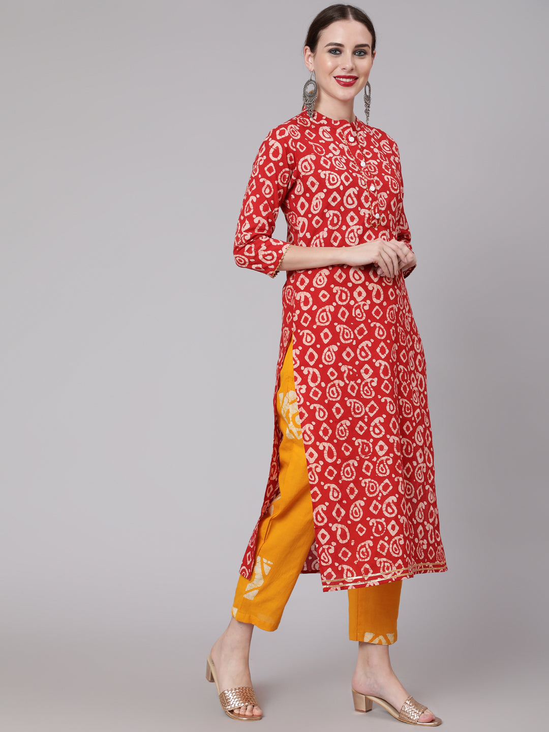 Cotton Calf Length Straight 3/4 Sleeve Round Neck Printed Kurta, Pants & Cotton Dupatta