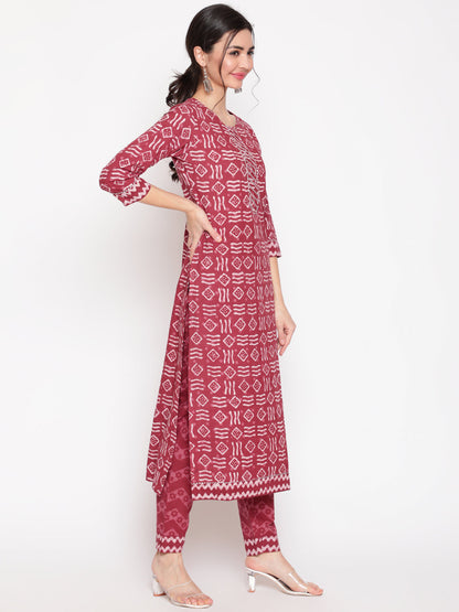 Cotton Maroon Calf Length Straight 3/4 Sleeve Round Neck Printed Kurta, Pants & Cotton Dupatta