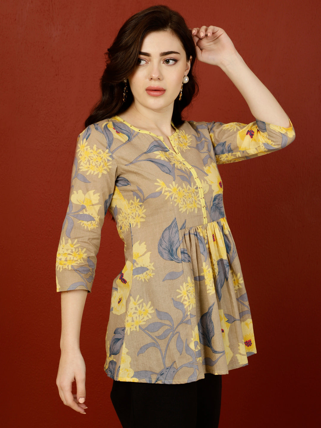 Cotton Short Length Semi-Flared 3/4 Sleeves Round Top