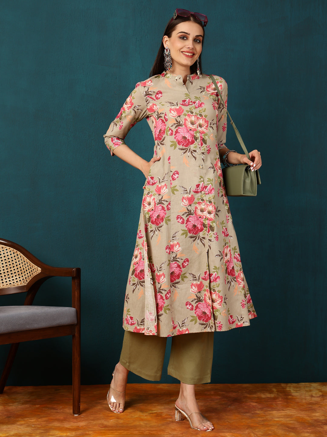 Cotton Flex Calf Length Length Floral Straight 3/4 Sleeves V Kurta