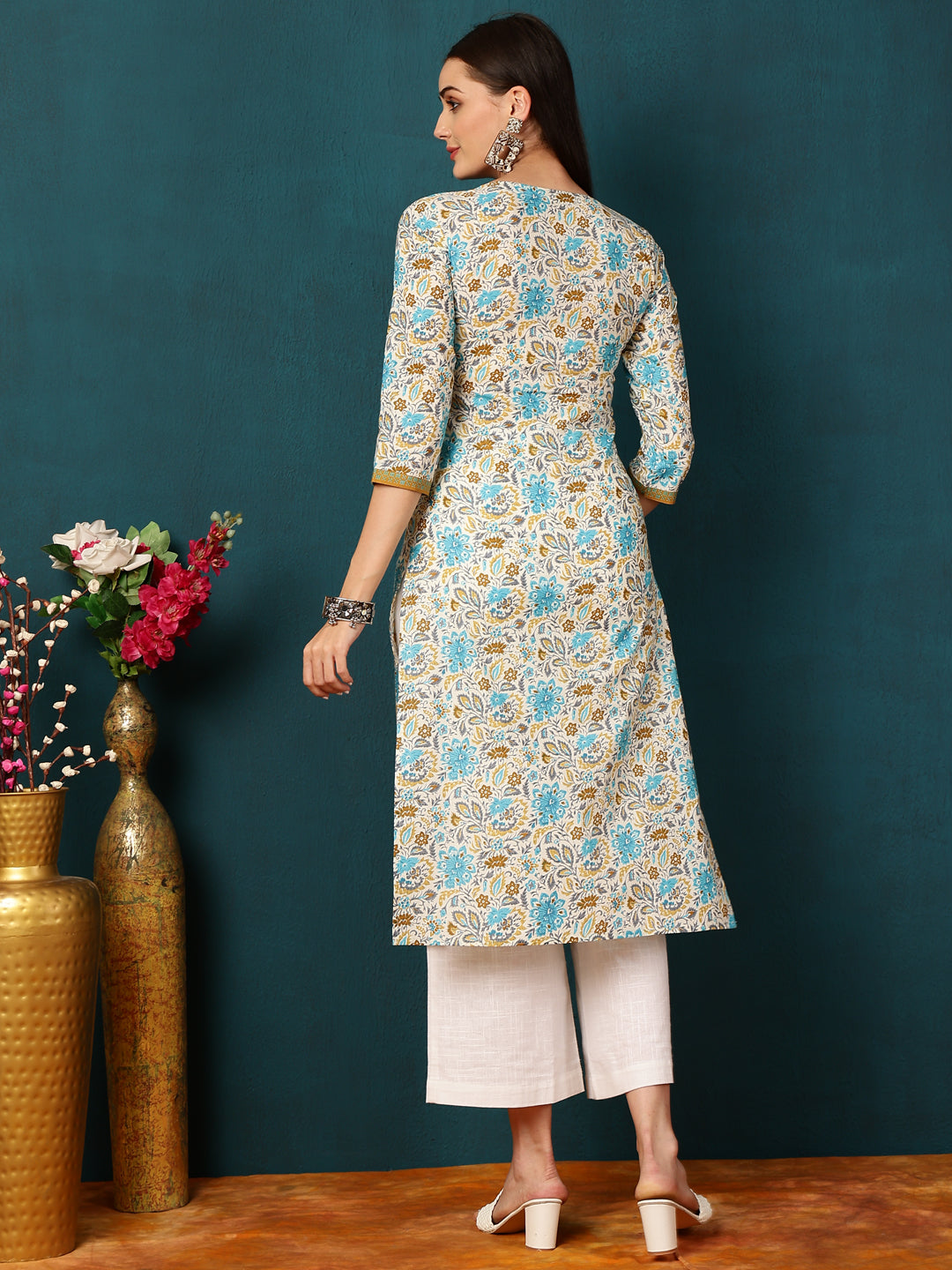 Rayon Calf Length Floral Straight 3/4 Sleeves V  Kurta