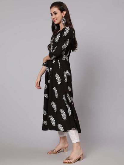 Cotton Calf Length Flared 3/4 Sleeve Round Neck Printed Kurta