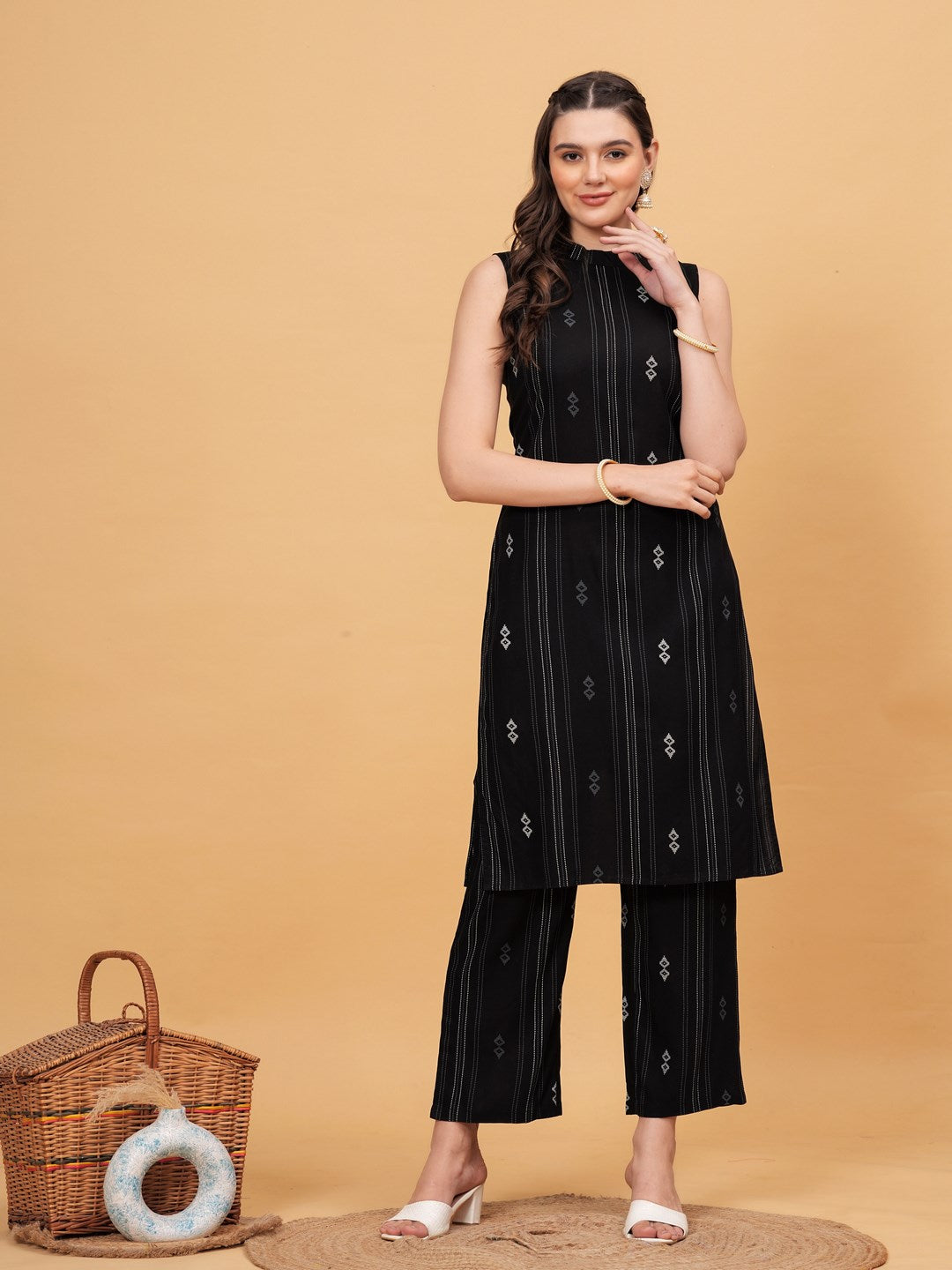 Floral Mandarin Collar Sleeveless Calf Length Rayon Kurta Set