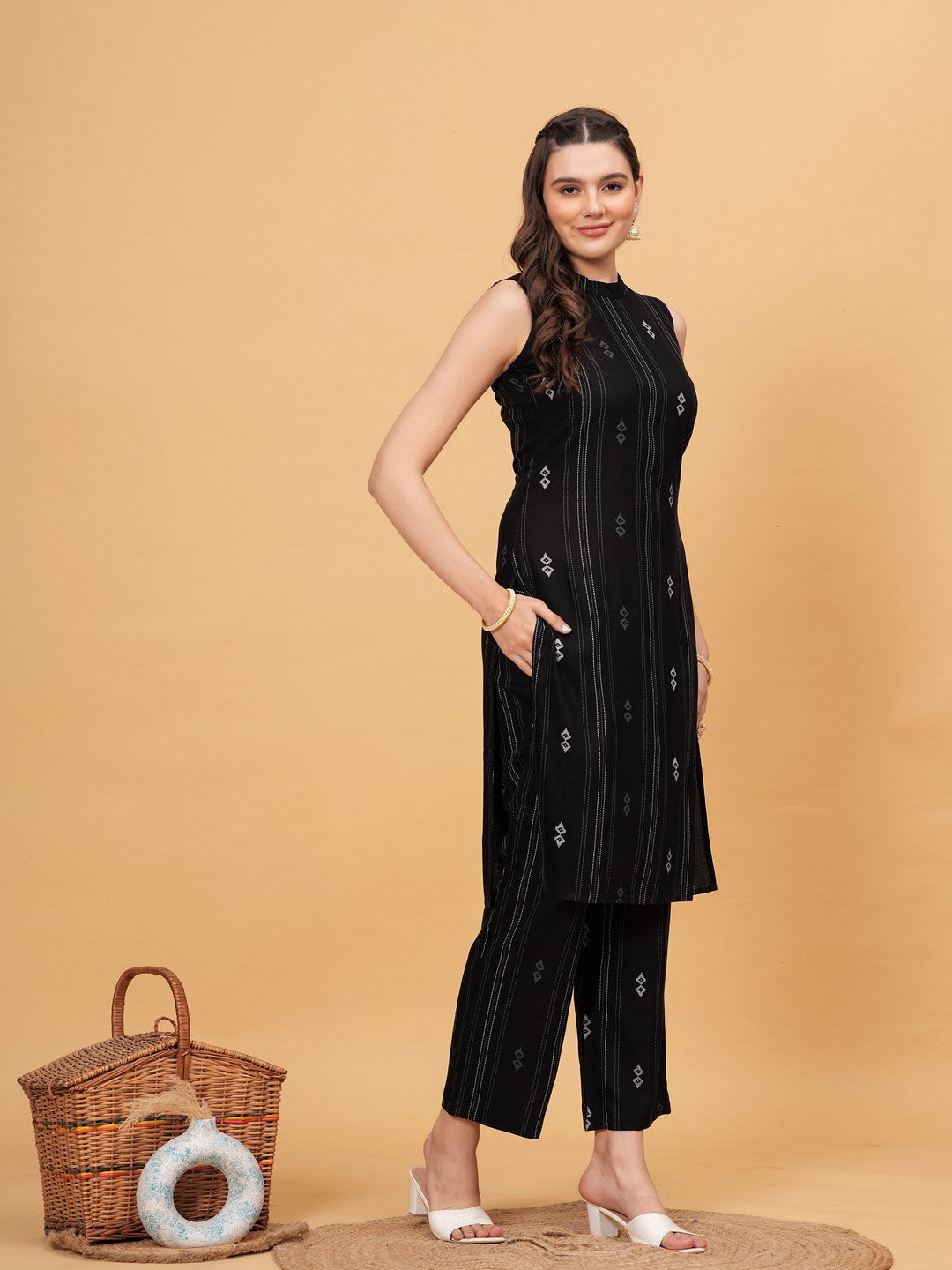 Floral Mandarin Collar Sleeveless Calf Length Rayon Kurta Set