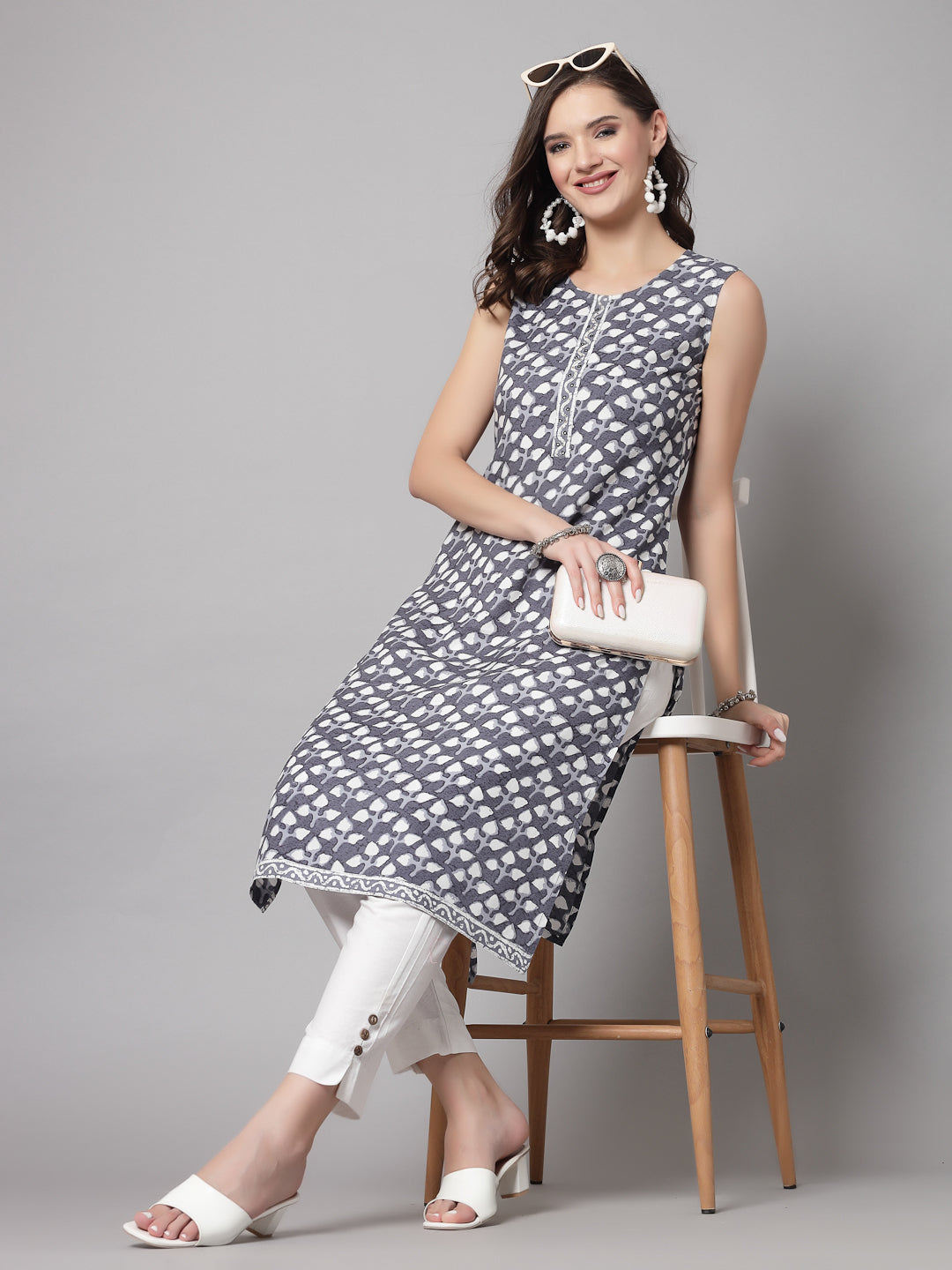 Grey Leaf Print Kurta - Rayon Fabric, Sleeveless, Round Neck And Calf Length