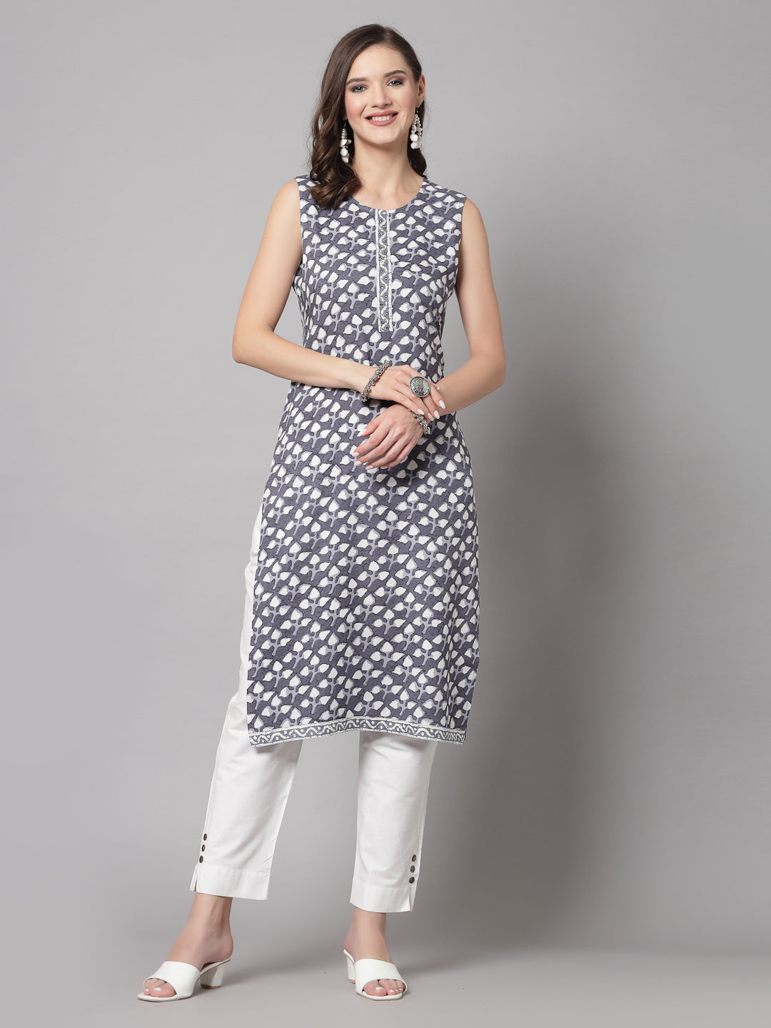 Grey Leaf Print Kurta - Rayon Fabric, Sleeveless, Round Neck And Calf Length