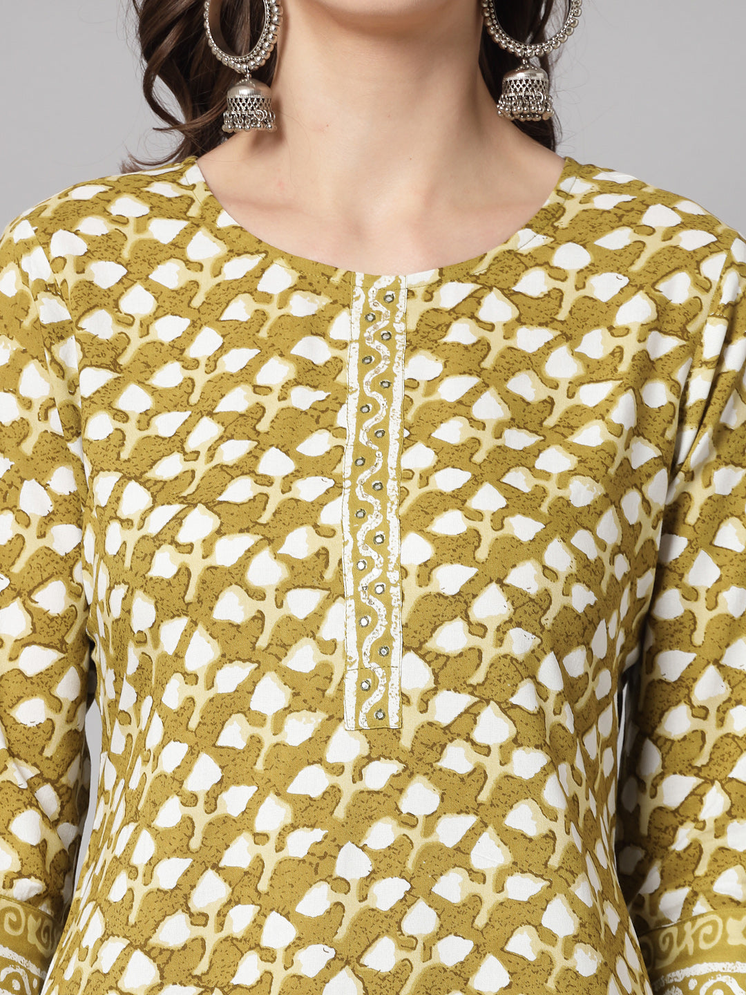 Green Leaf Print Kurta - Rayon Fabric, 3/4 Sleeves, Round Neck And Calf Length