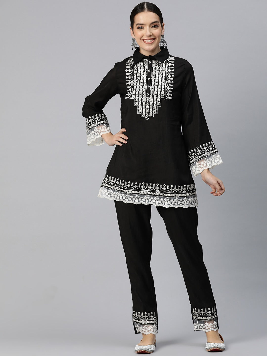 Embroidered Kurta & Trouser (Black)