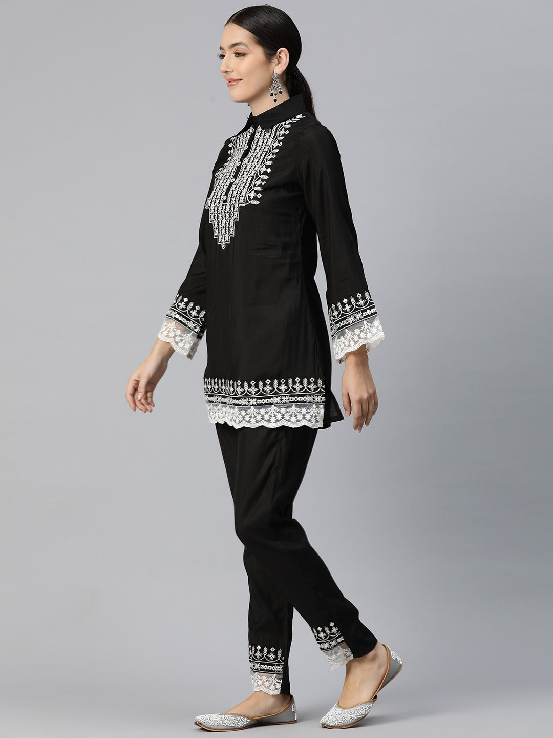 Embroidered Kurta & Trouser (Black)