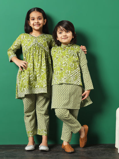 Straight Style Cotton Fabric Green Color Floral Printed Kurta And Pajama With Jacket