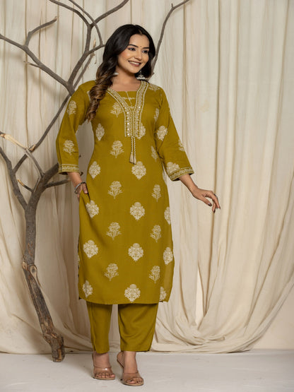 Floral Print Rayon Straight Kurta Set with Trousers & Dupatta