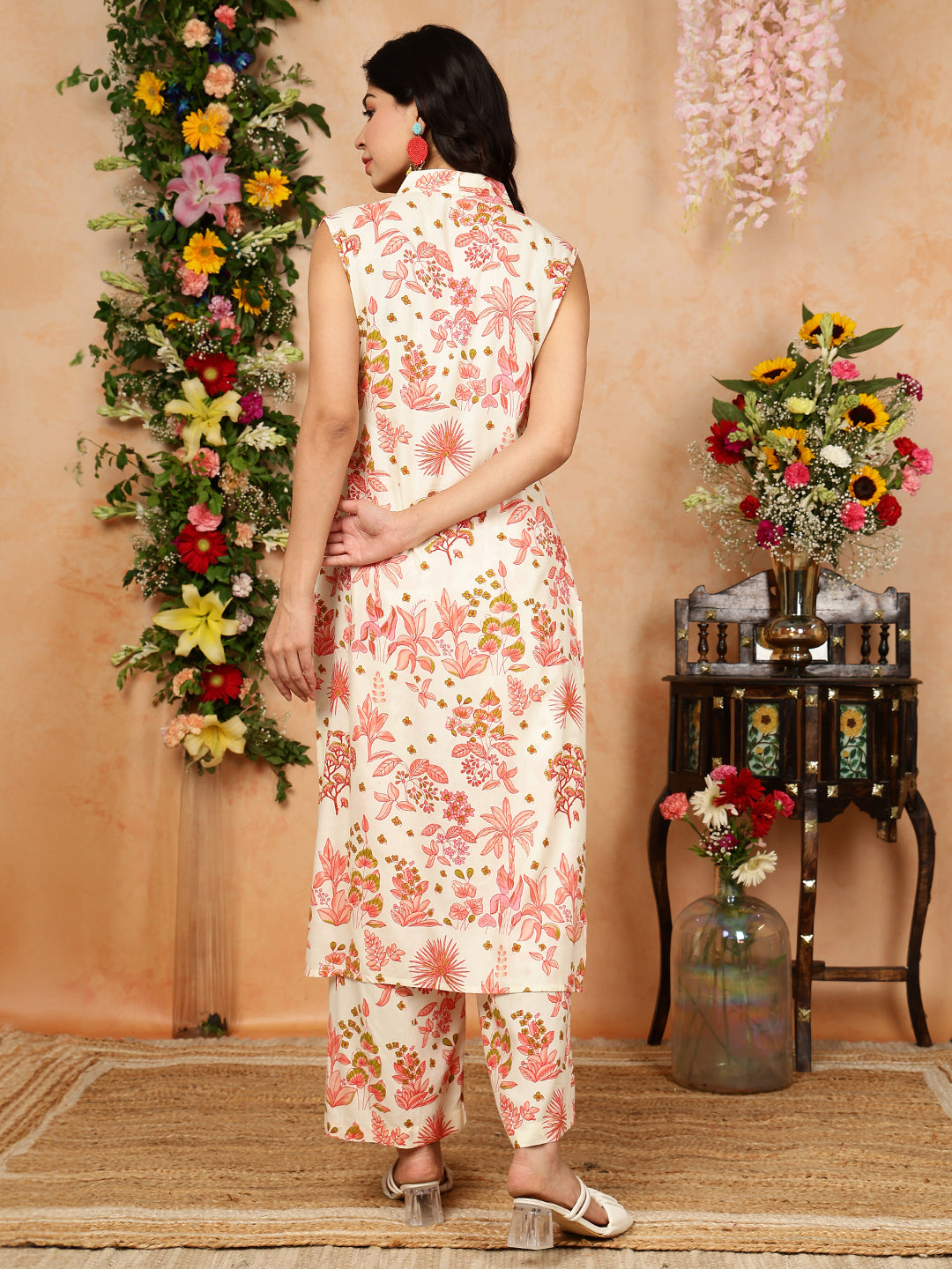 Rayon  Calf Length Printed Straight Slveeless Collar Kurta Bottom Set