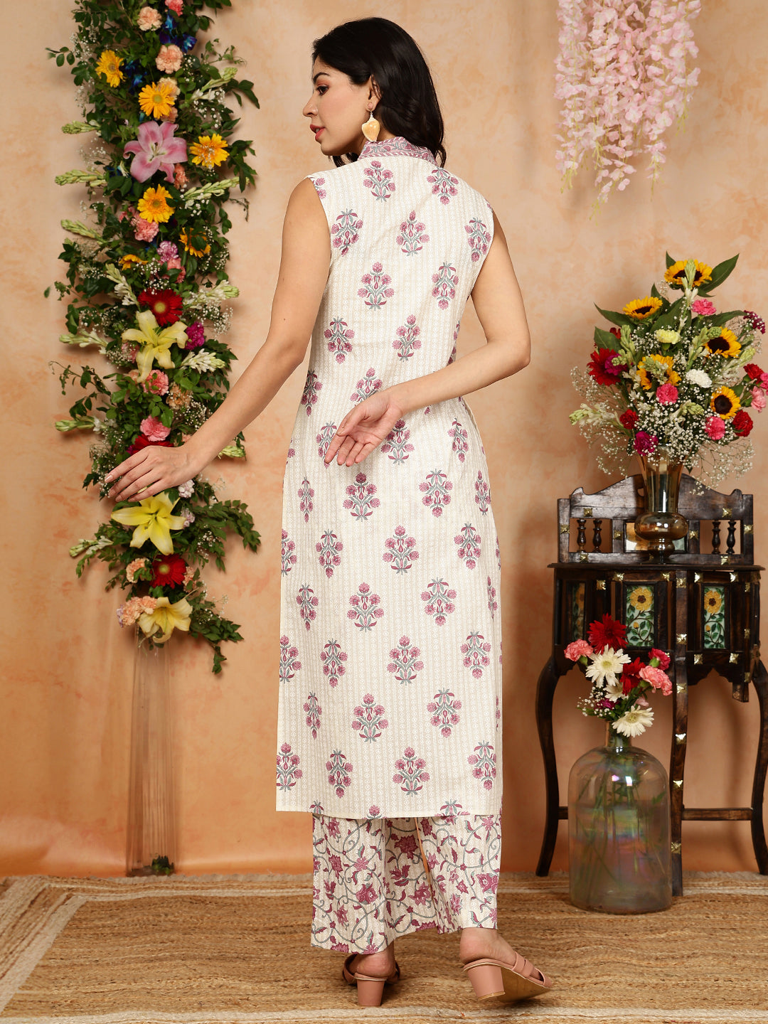 Cotton  Calf Length Printed Straight Slveeless Collar Kurta Bottom Set