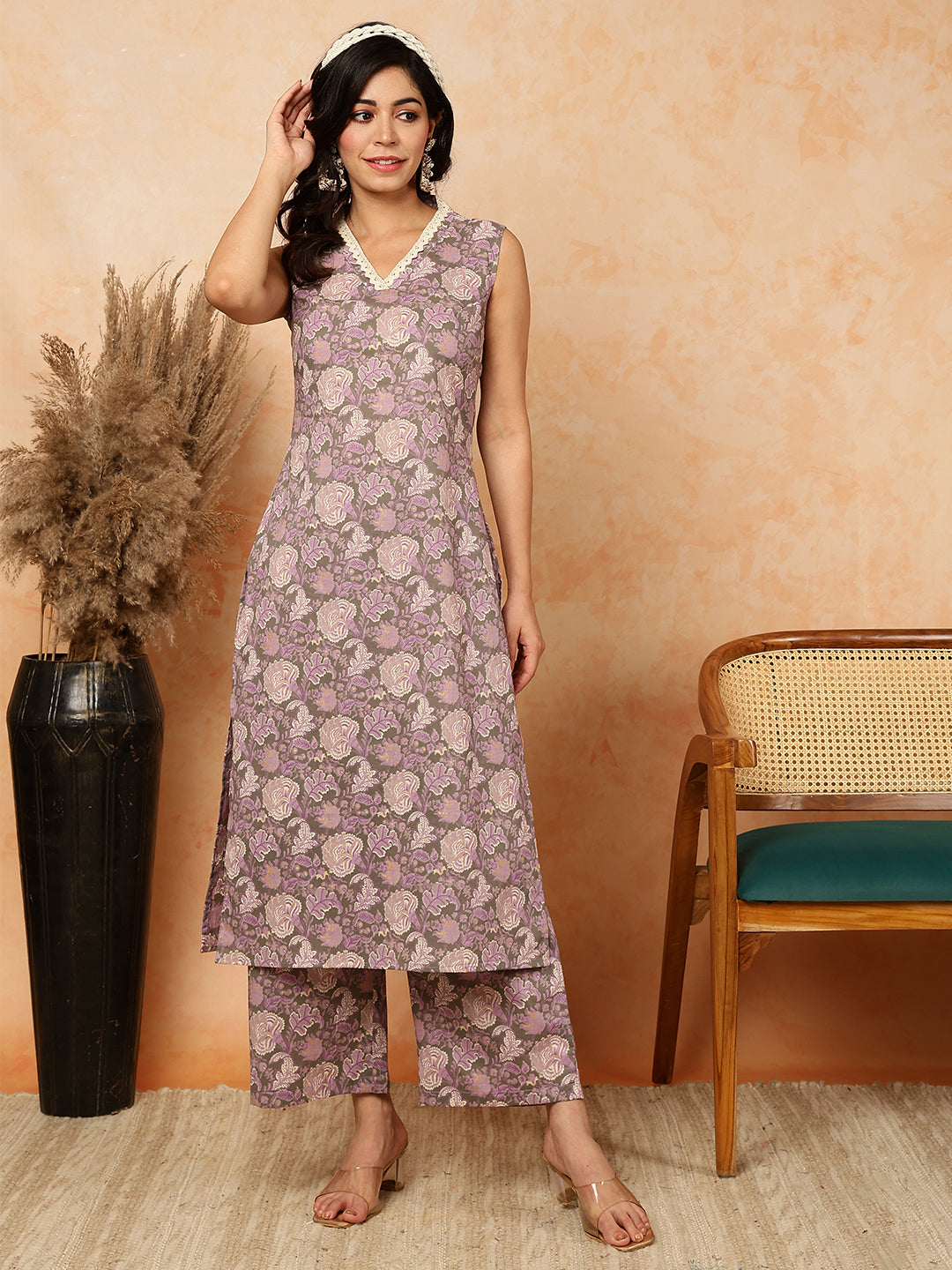 Cotton  Calf Length Printed Straight Slveeless V-Neck Kurta Bottom Set