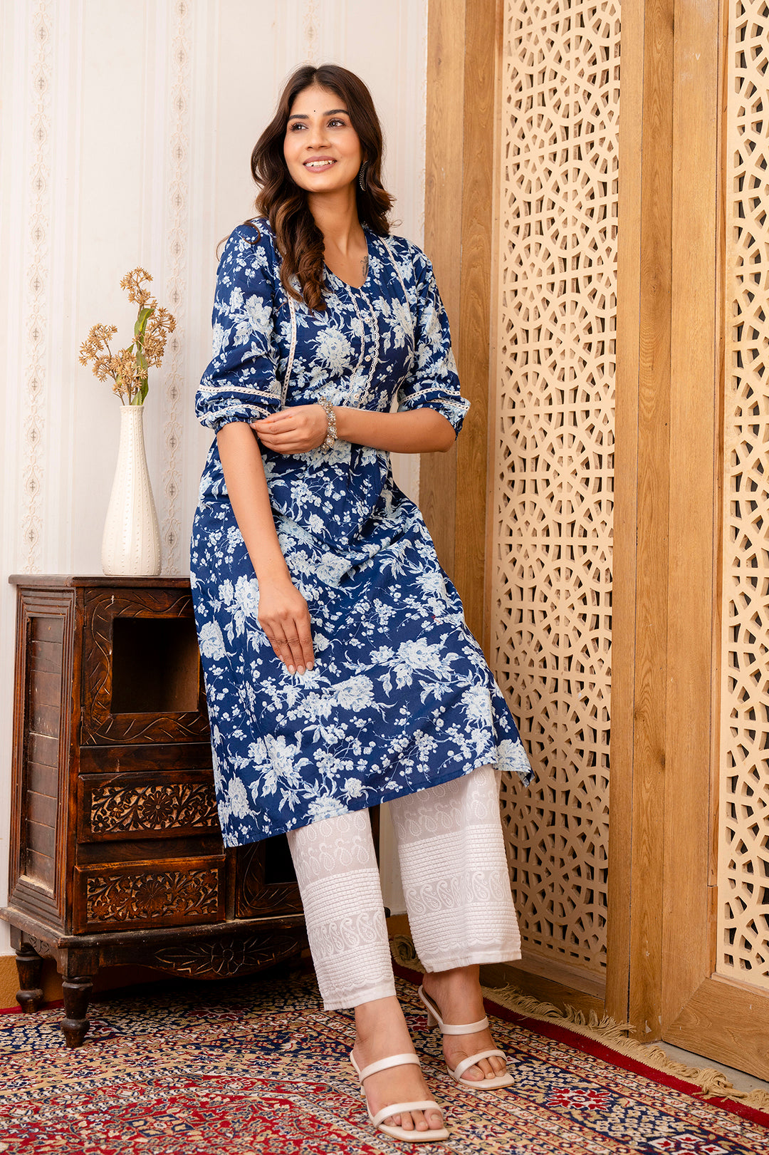 Navy Blue Printed Straight Kurta with Three Quarter Sleeves