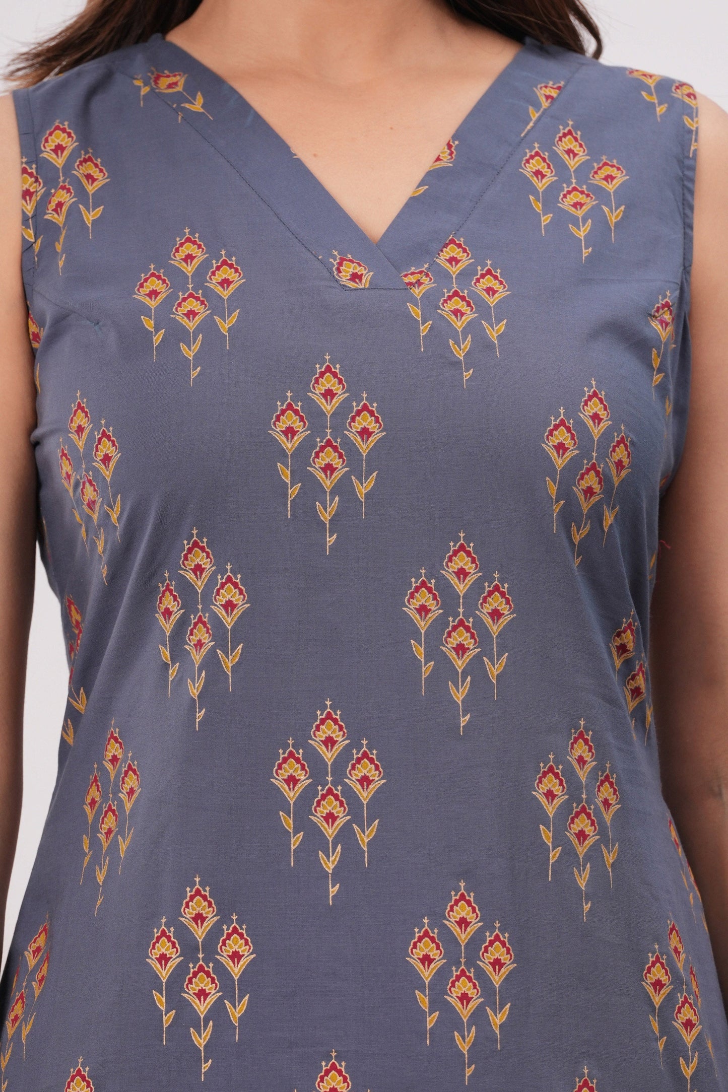 Grey Printed Straight Sleeveless Kurta