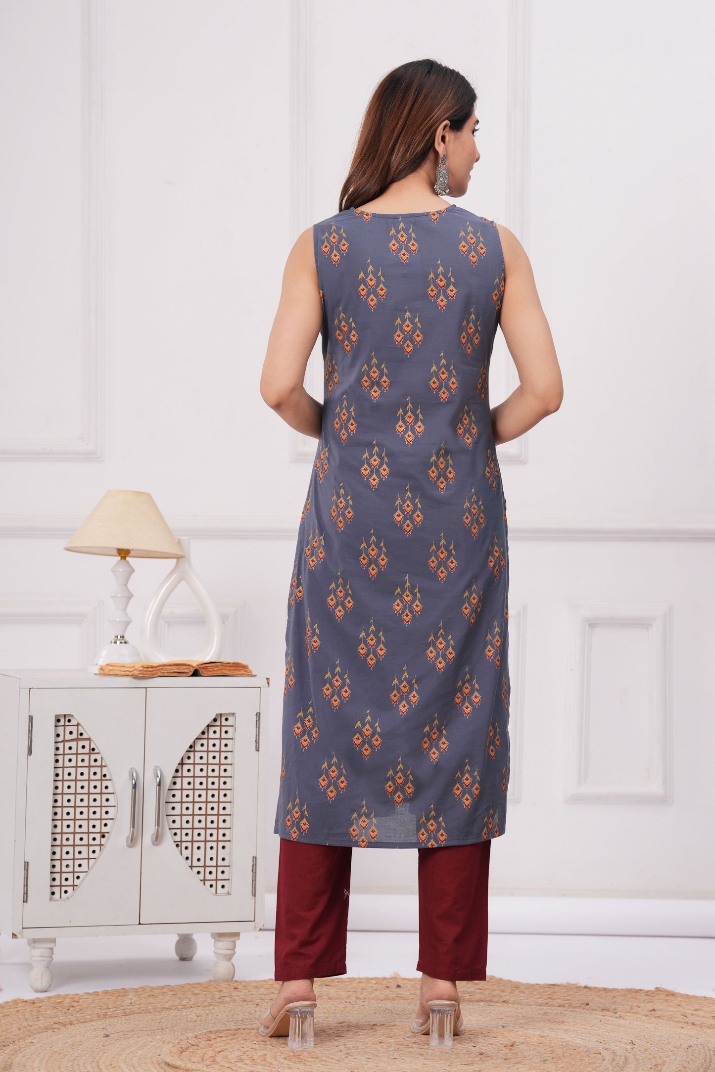 Grey Printed Straight Sleeveless Kurta