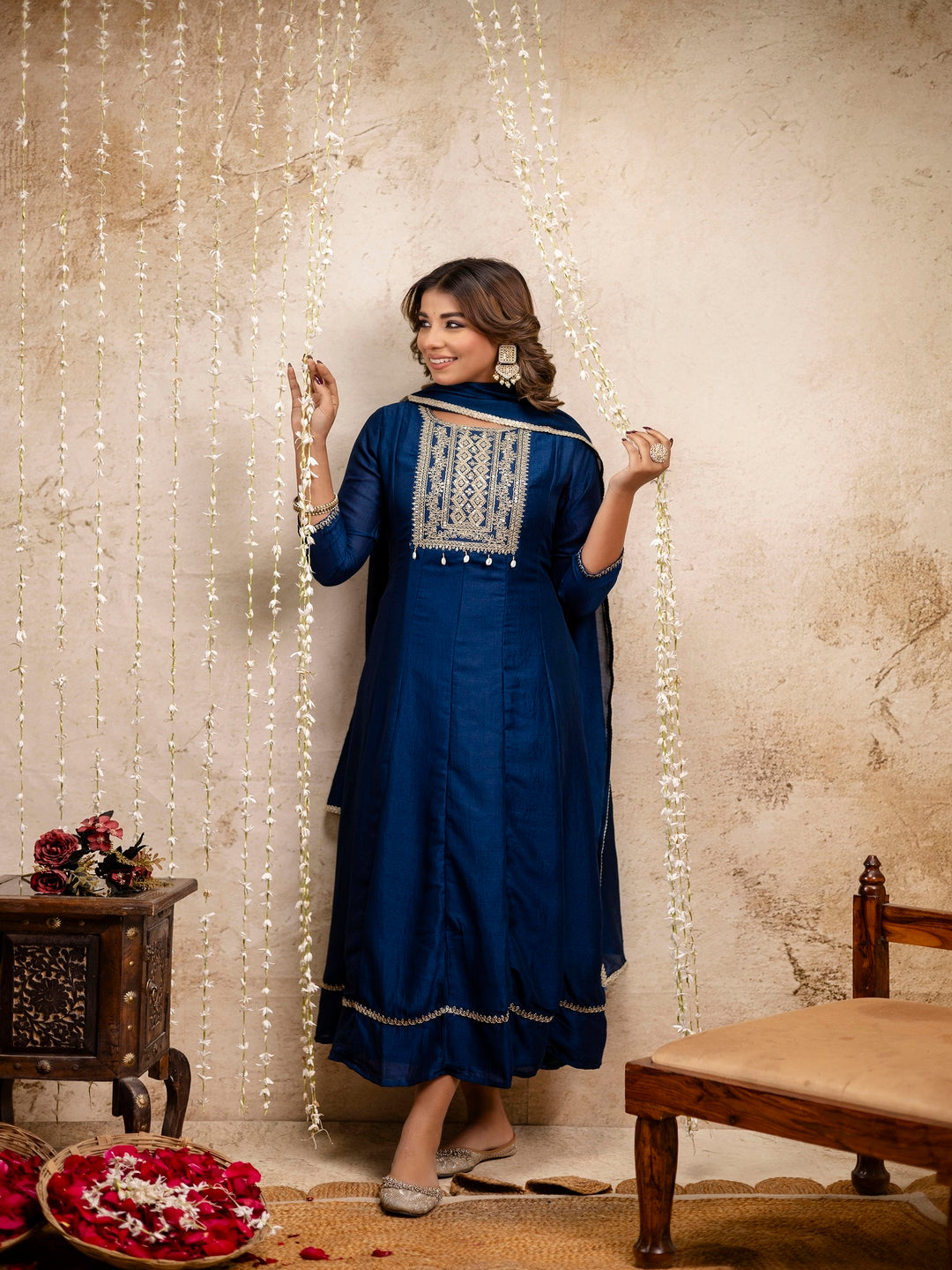 Embroidered Round Neck Muslin Kurta With Dupatta