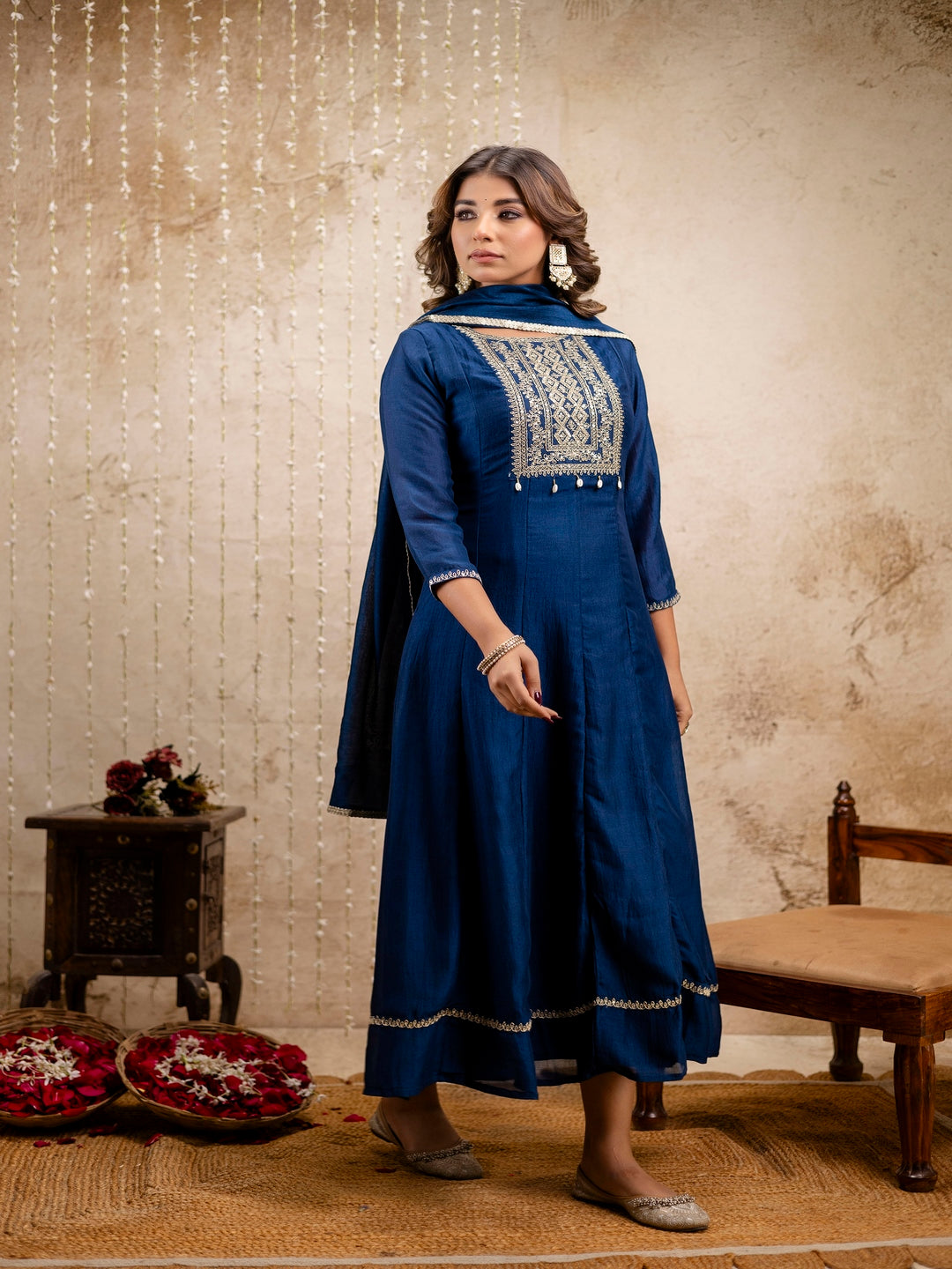 Embroidered Round Neck Muslin Kurta With Dupatta