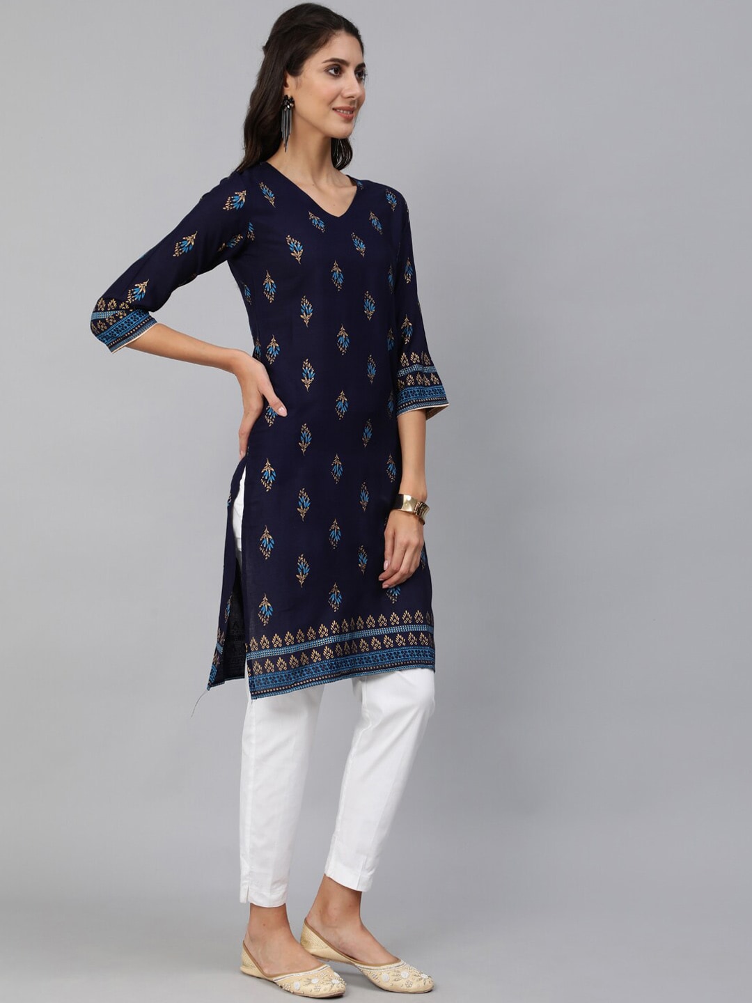 Women Navy Blue & Gold Printed Straight Kurta With Three Quarter sleeves