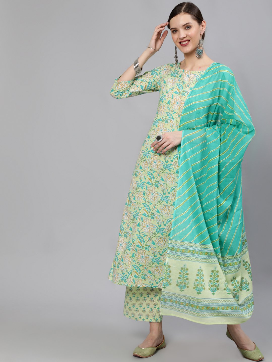 Women Green Floral Printed Straight Kurta With Plazo & Dupatta