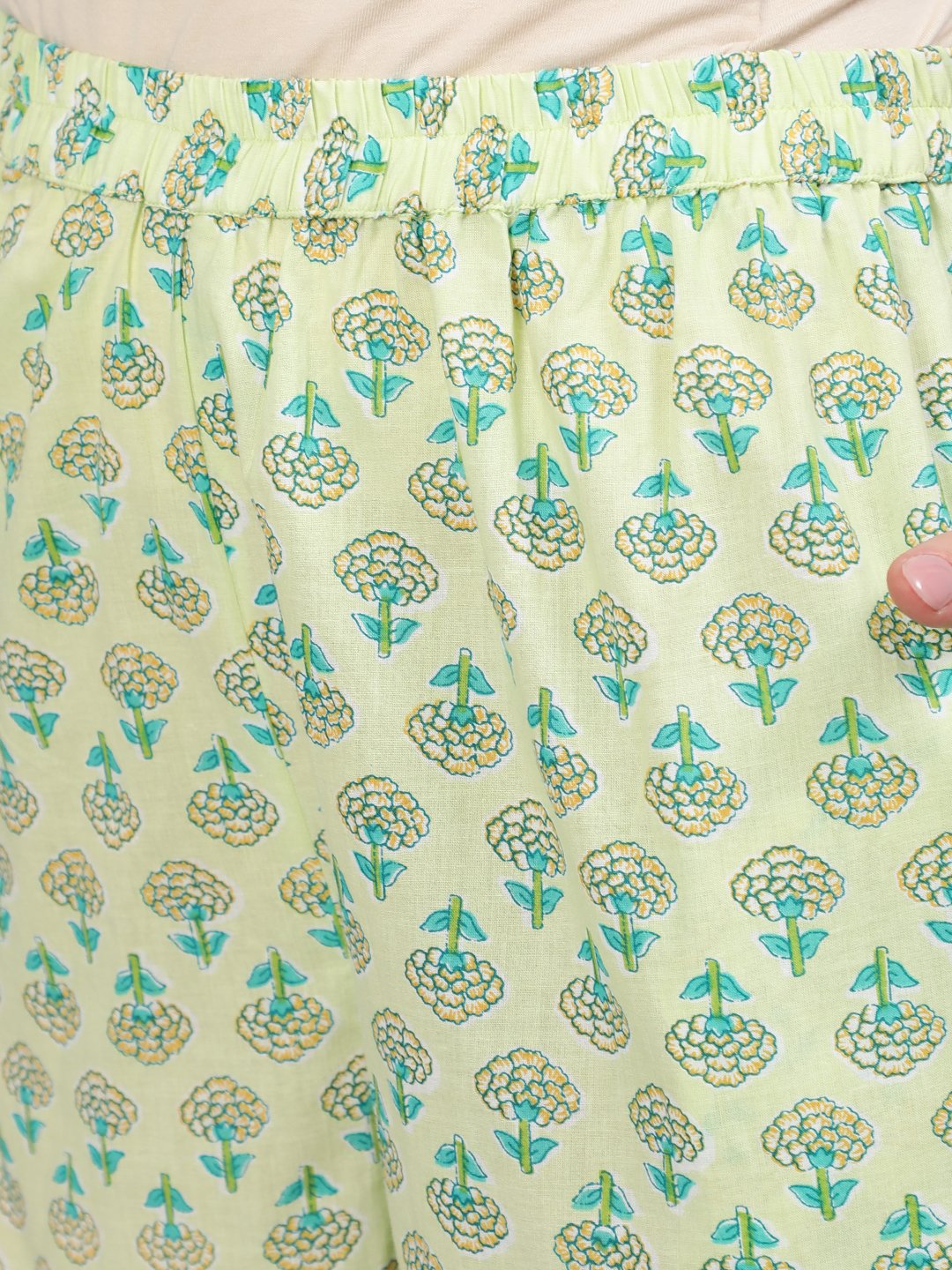 Women Green Floral Printed Straight Kurta With Plazo & Dupatta