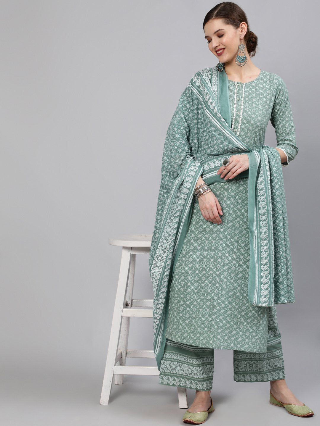 Women Green Floral Printed Straight Kurta With Plazo & Dupatta