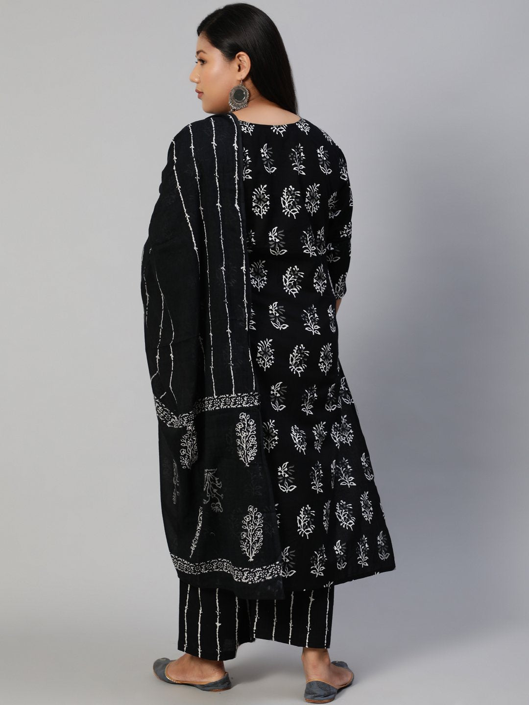 Women Black Printed Straight Kurta With Plazo & Dupatta