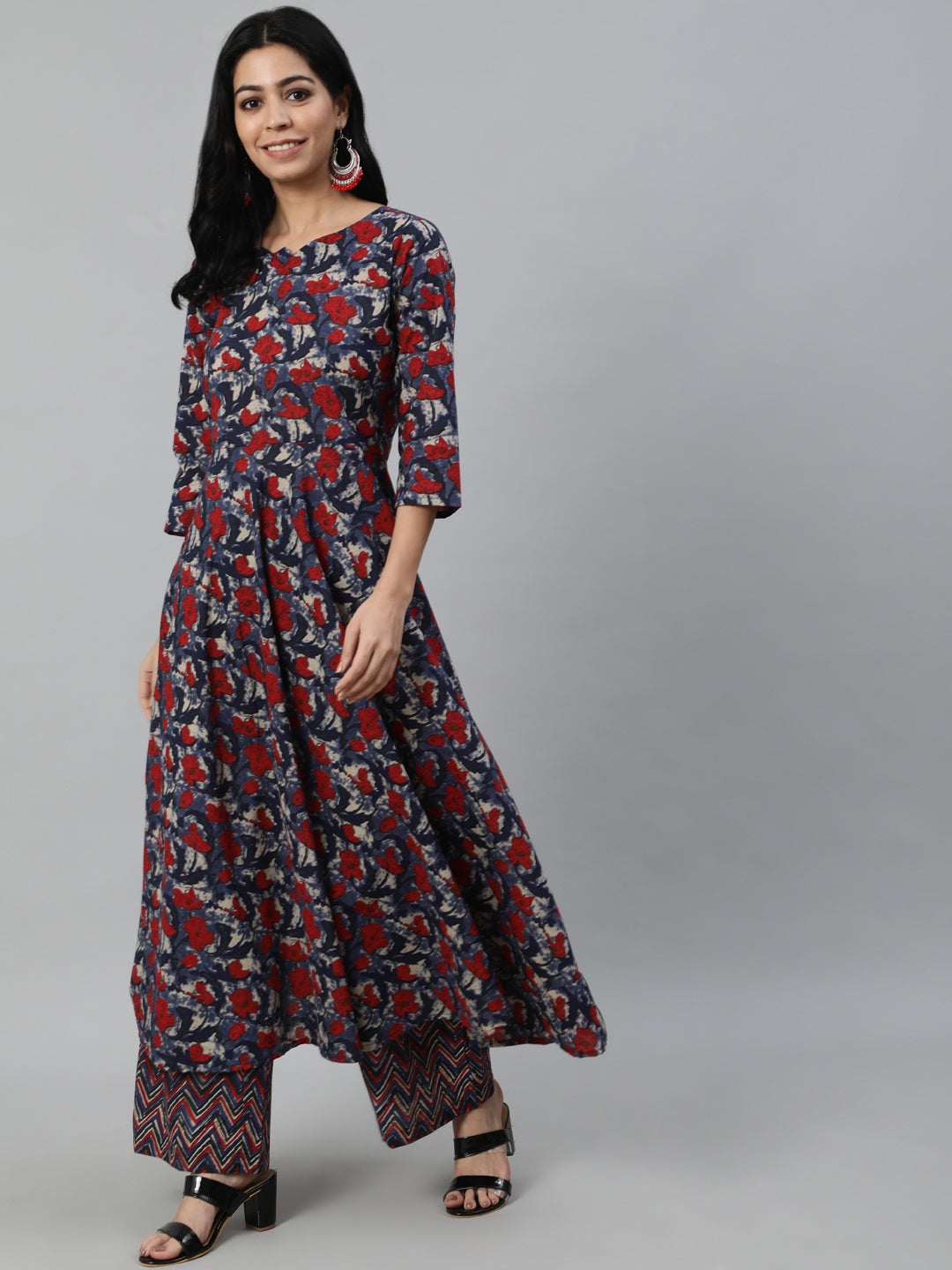 Wome Multi printed Flared Kurta With Trouser & Dupatta