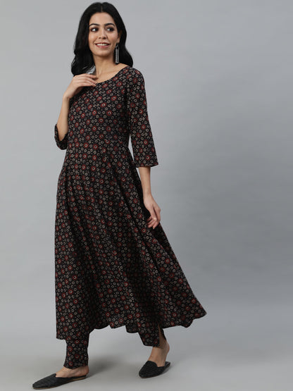 Women Black Printed Flared Kurta With Trouser & Dupatta