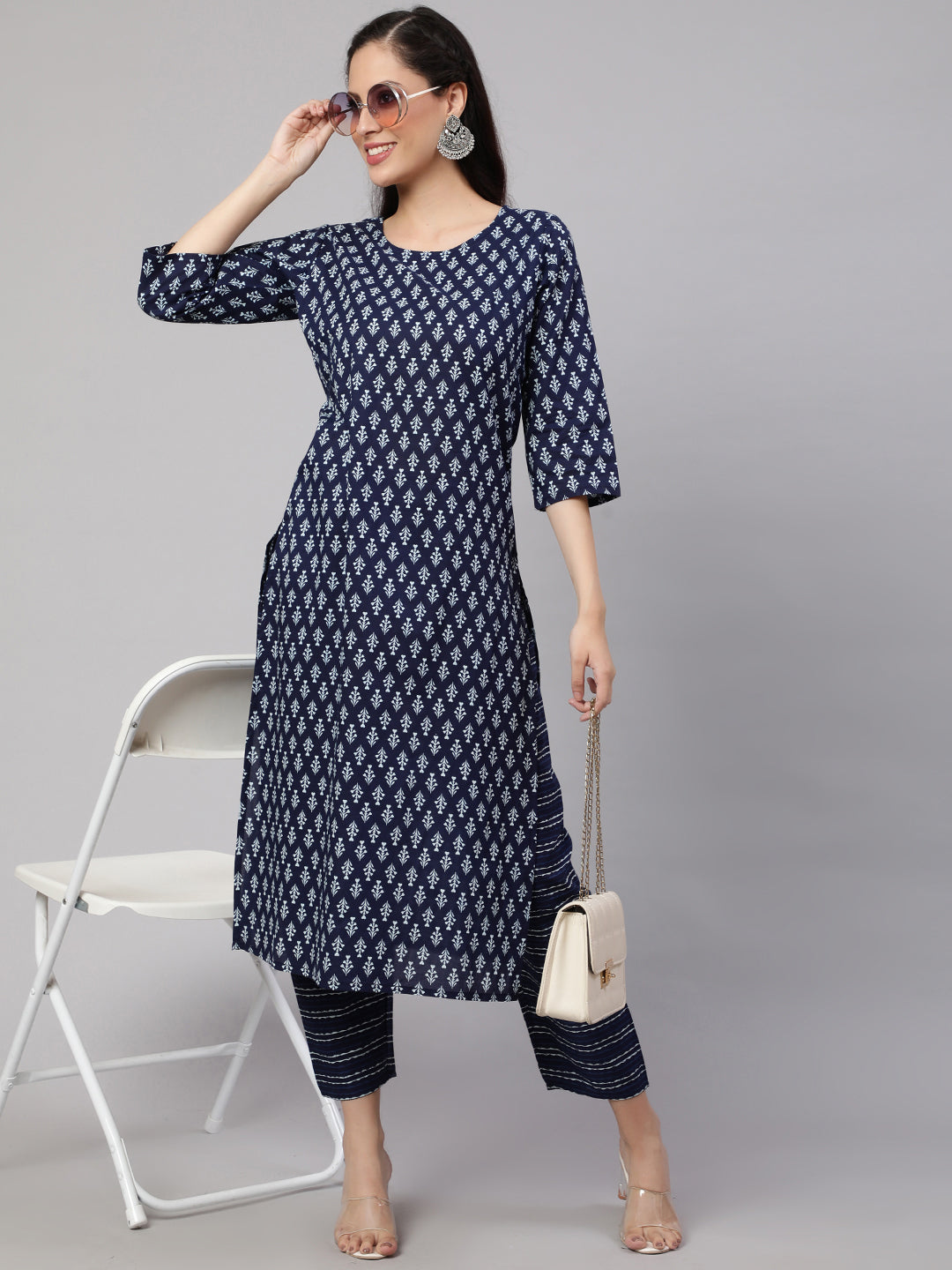 Women Navy Blue Printed Straight Kurta With Trouser