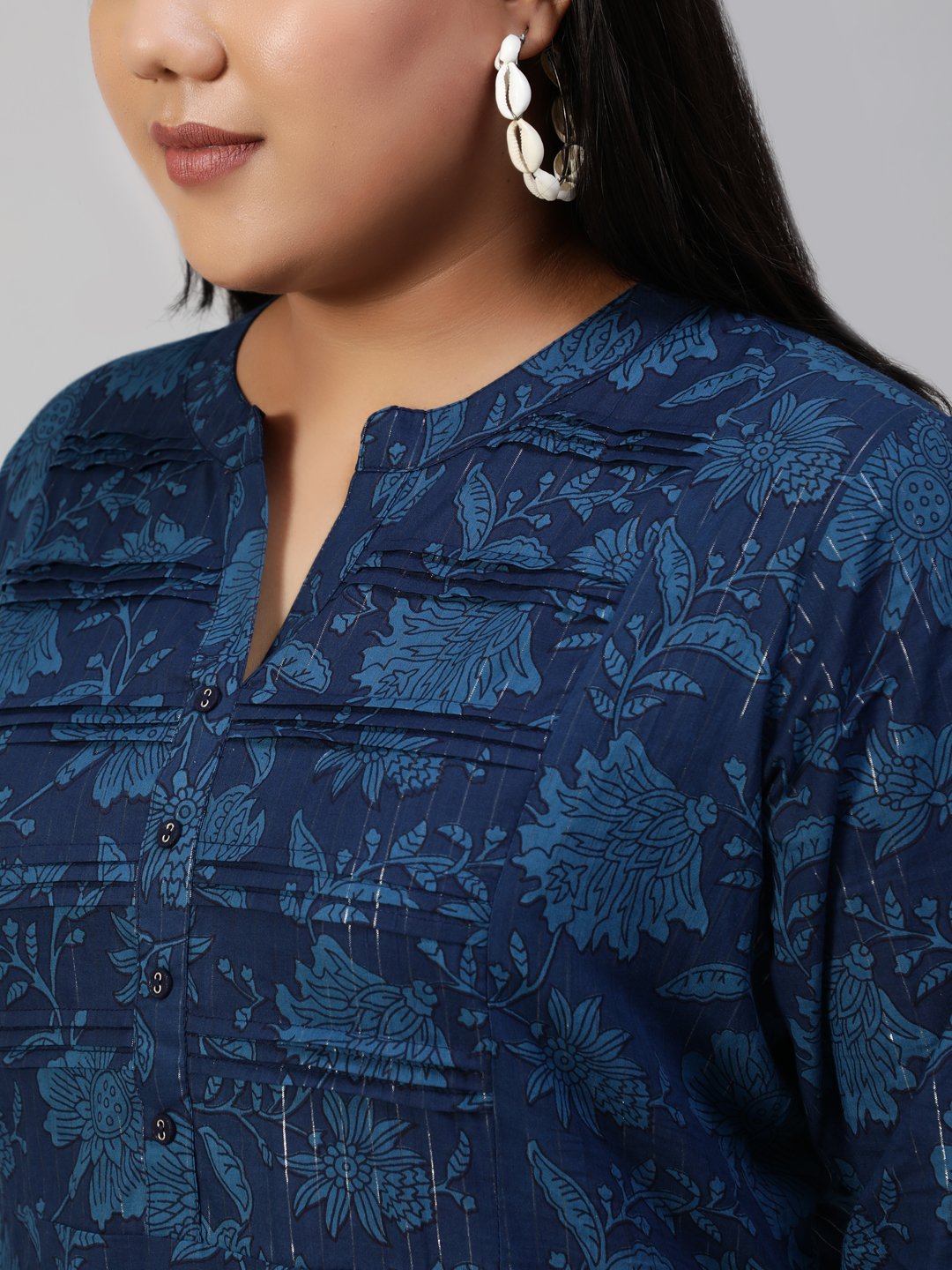 Women Navy Blue Printed Tunic With Three Quarter Sleeves