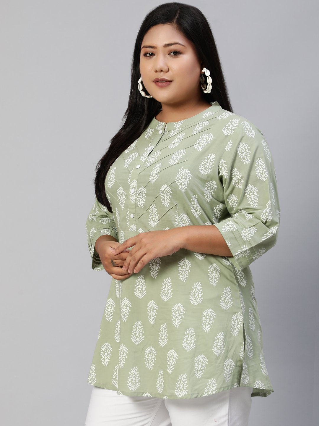 Women Sage Green Printed Tunic With Three Quarter Sleeves