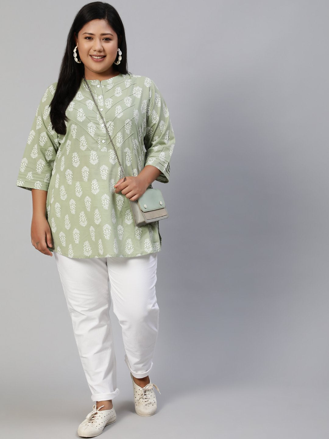 Women Sage Green Printed Tunic With Three Quarter Sleeves