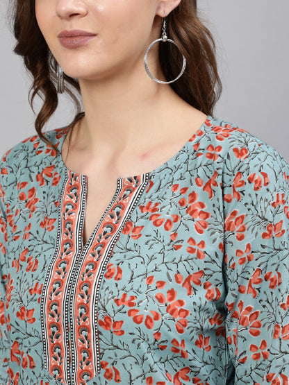 Women Green Floral Printed Tunic With Three Quarter Sleeves