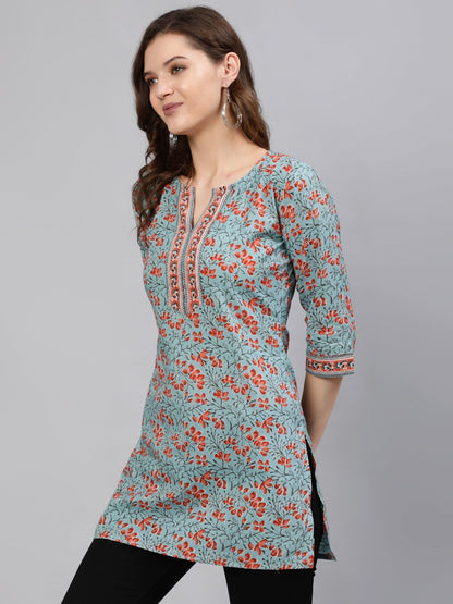 Women Green Floral Printed Tunic With Three Quarter Sleeves